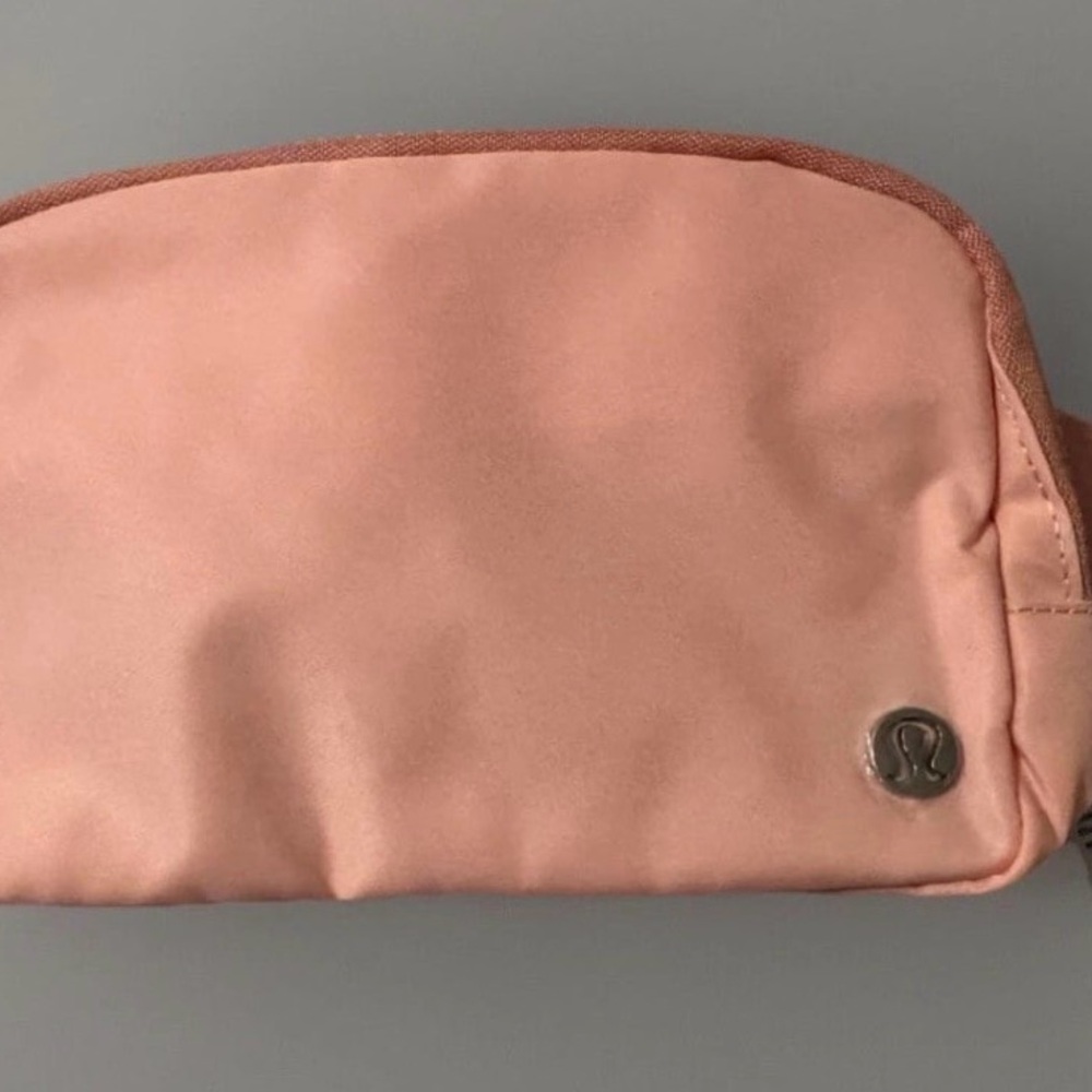 New Lululemon Everywhere Belt Bag 1L, Unisex Dew Pink Lululemon